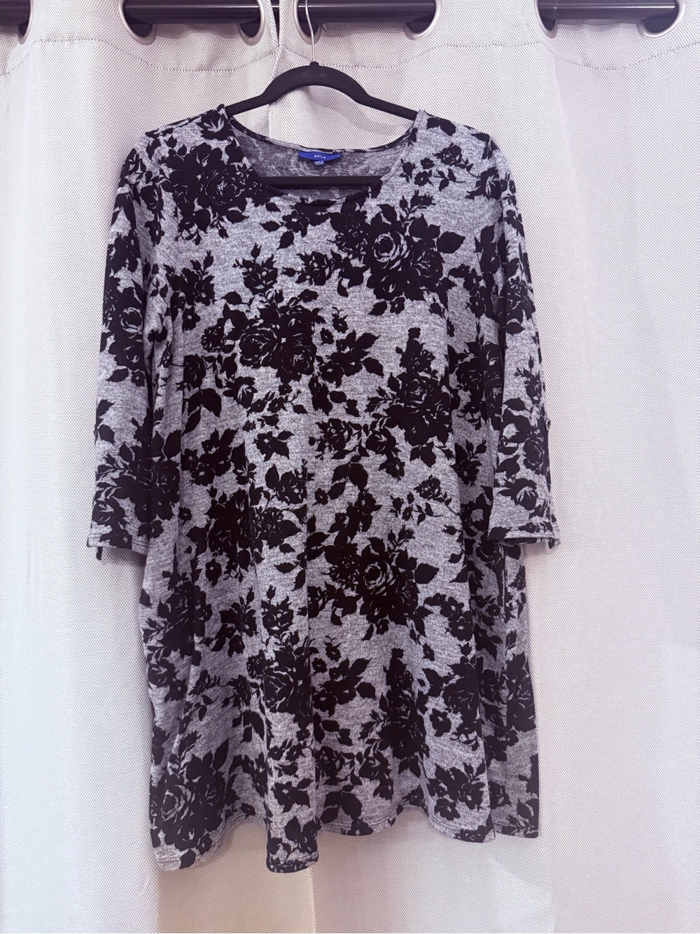Apt. 9 Gray Tunic with Black Floral Print